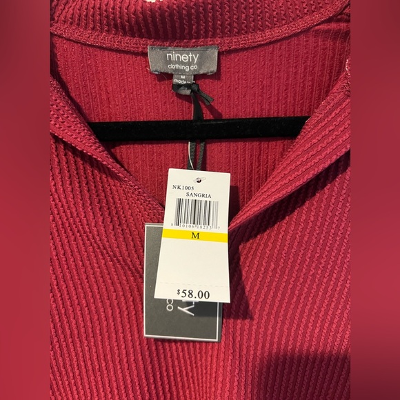 Red Collared Basic Tunic - Picture 4 of 4